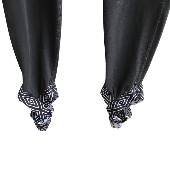 Beyond Yoga Badlands High Waisted 7/8 Leggings Size S Stirrup Tights Strappy Gym - Picture 4 of 11